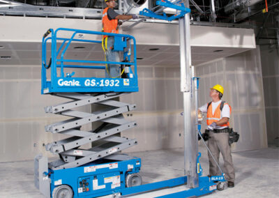 PIATTAFORME MONTACARICHI SLA 20 -25 MONTACARICHI MANUALE ALTEZZA DI LAVORO 8 MT PORTATA 300 – 250 KG