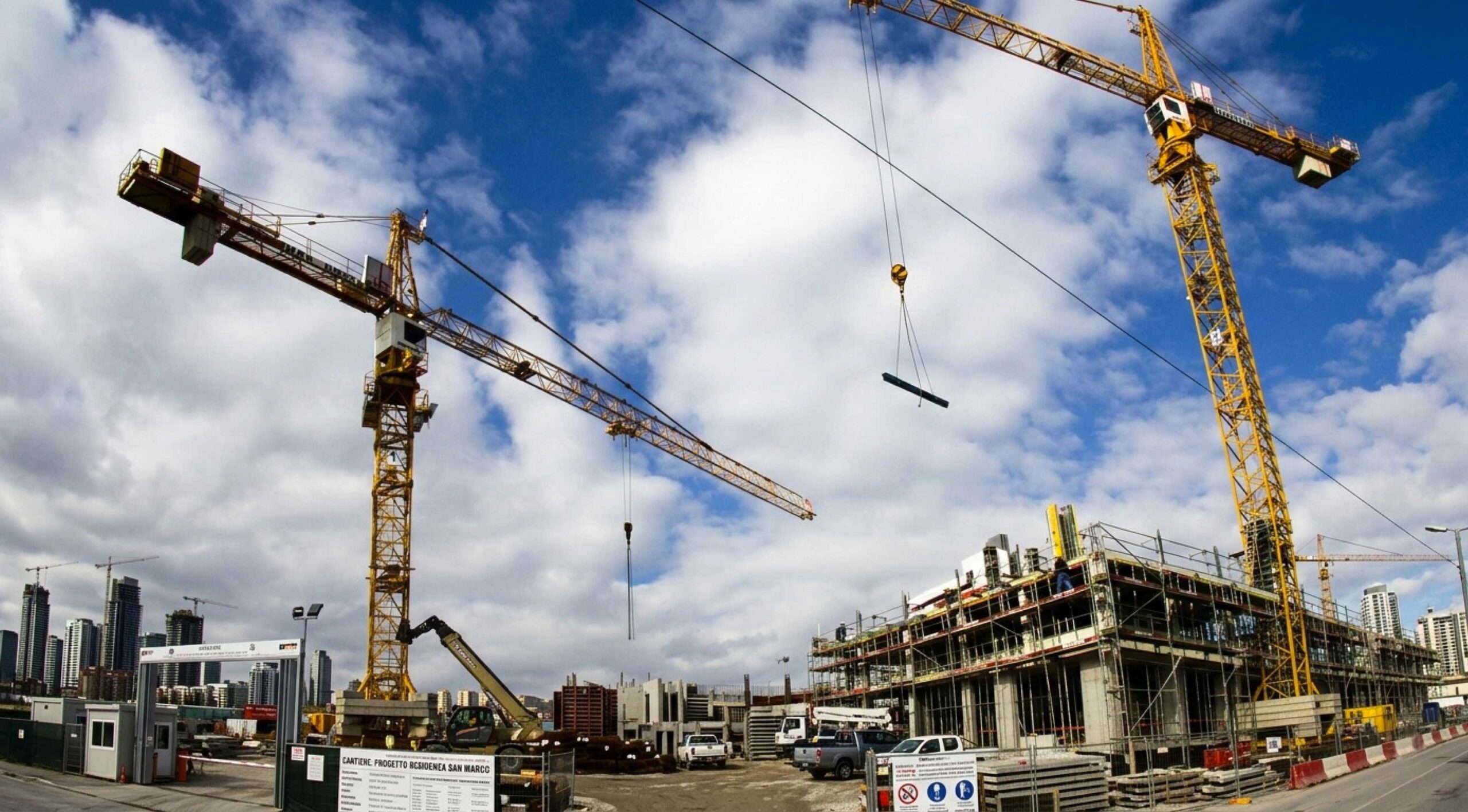 JEMA---NOLEGGIO-GRU-DA-CANTIERE